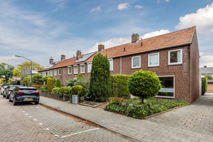 Photo 39 of Nassaustraat 9