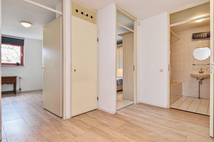 Foto 18 van Donker Curtiusstraat 94