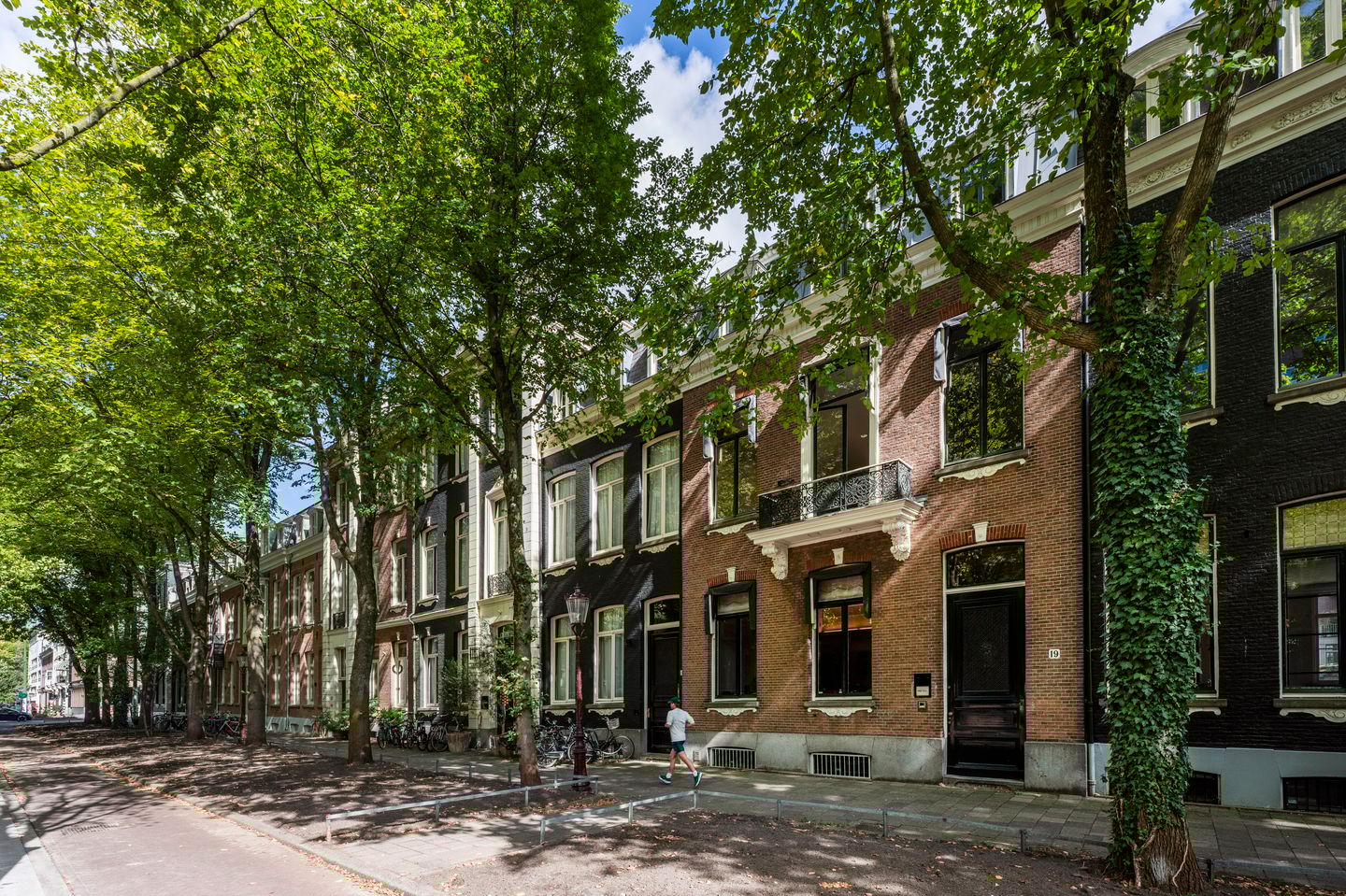 Bekijk foto 3 van Oosteinde 19