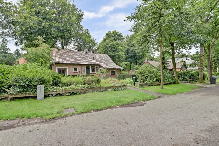 Photo 7 of Vondellaan 25