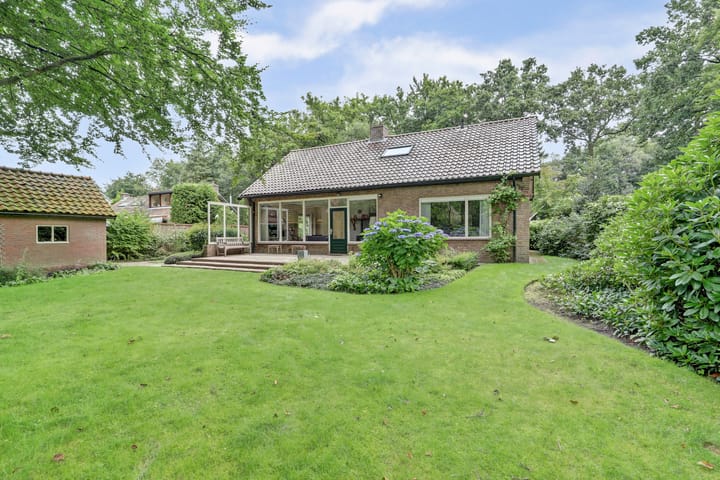 Photo 38 of Vondellaan 25