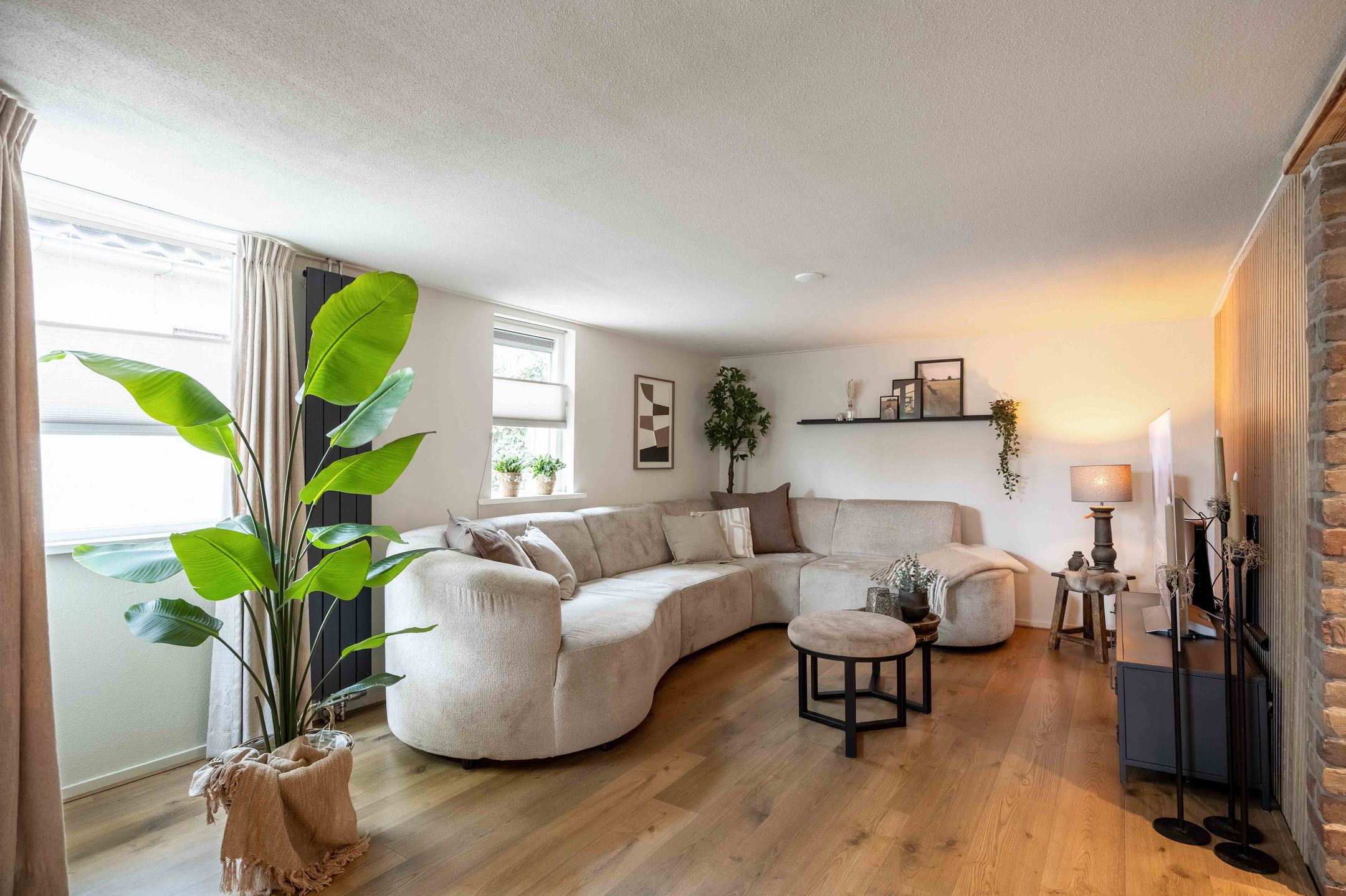 Foto 18 van Uiterburen 16