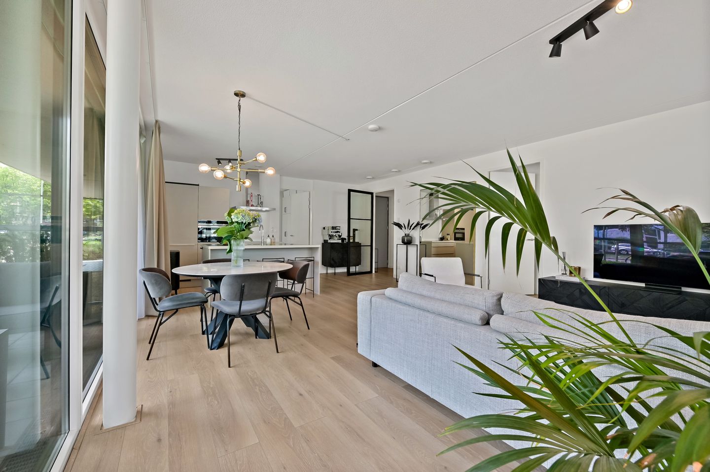 Photo 1 of Koningin Marialaan 21-C