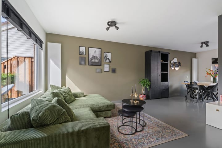 Foto 2 van Smaragd 14