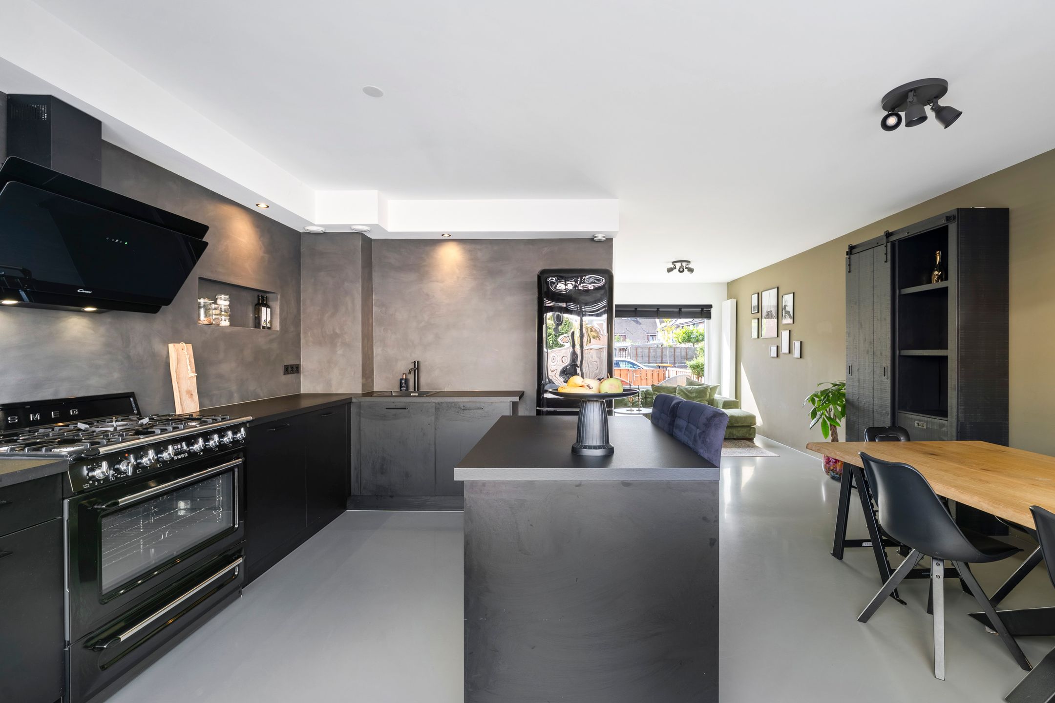 Foto 3 van Smaragd 14