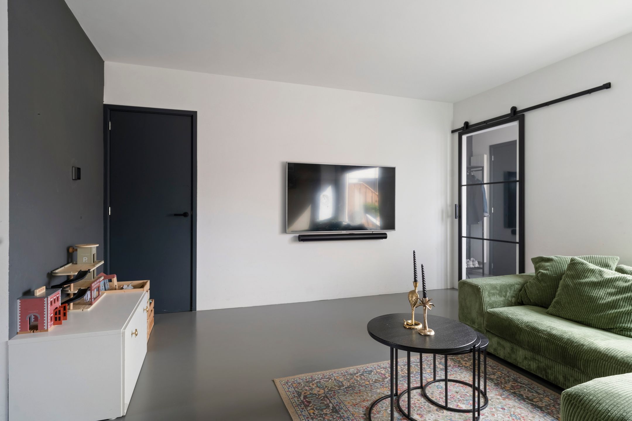 Foto 12 van Smaragd 14