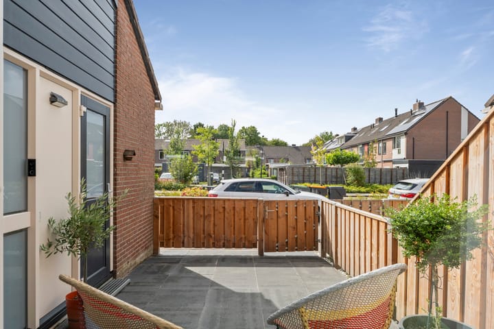 Foto 5 van Smaragd 14