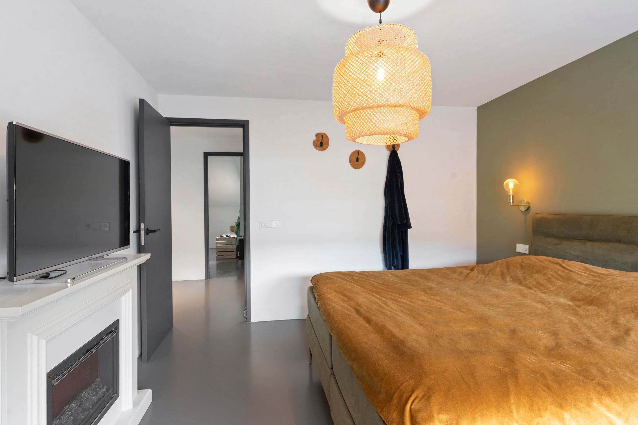 Foto 33 van Smaragd 14