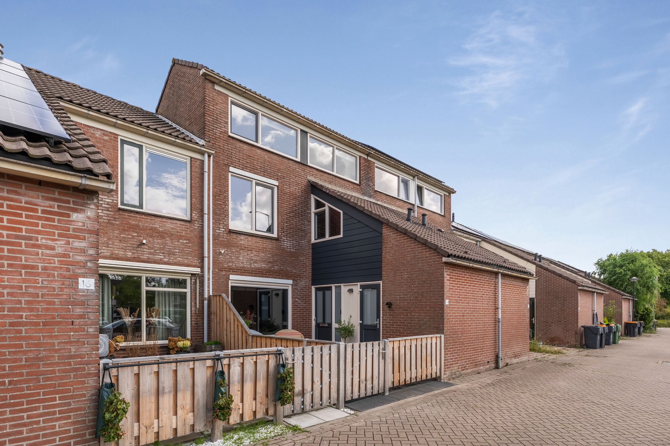 Foto 48 van Smaragd 14