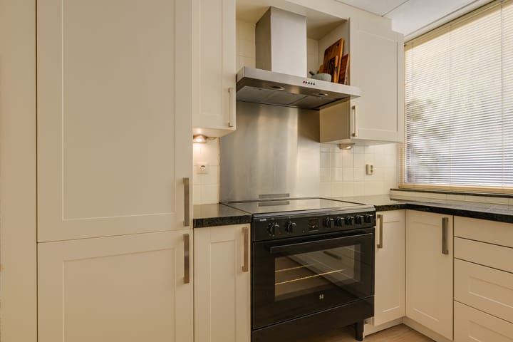 Photo 12 of Hagenstraat 23