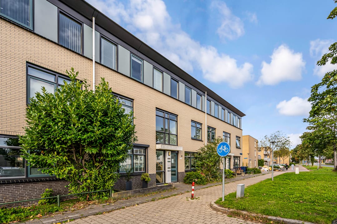 Photo 31 of Jacques Tatilaan 60