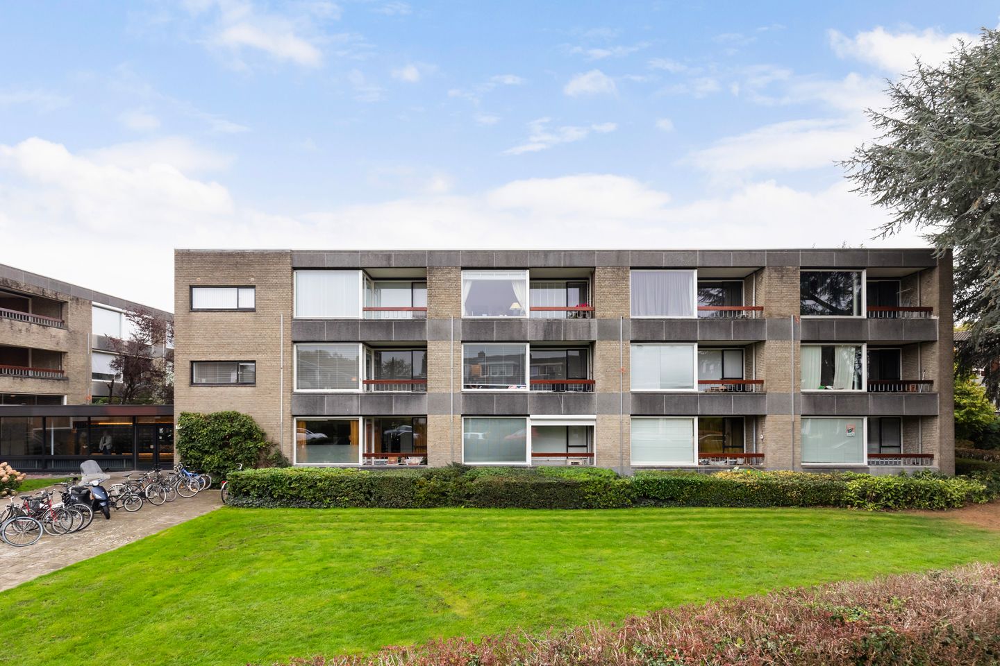 Photo 4 of Granadoslaan 128