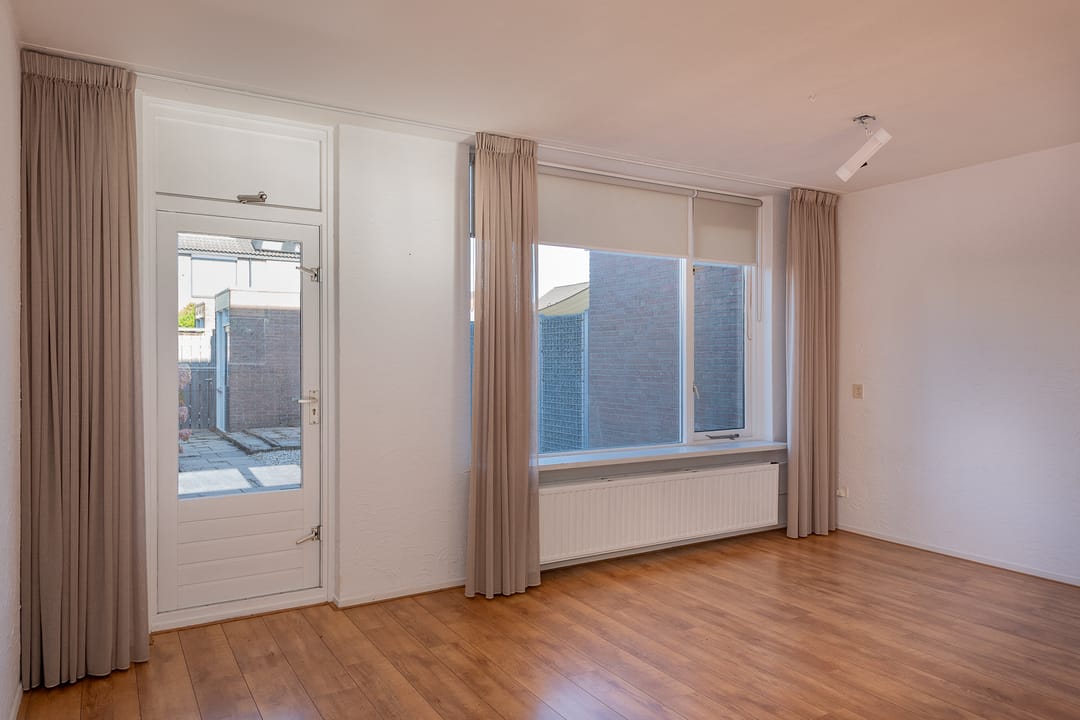 Photo 11 of Schokkerstraat 147