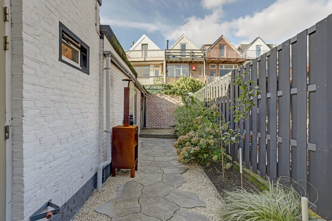 Photo 11 of Julianastraat 37