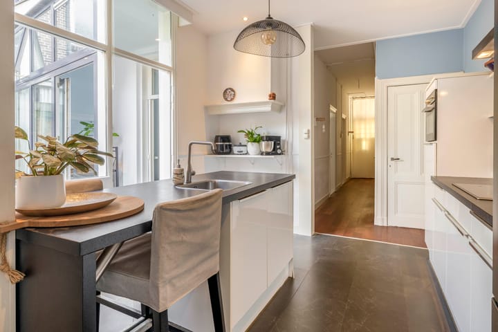 Foto 17 van Burgemeester Weertsstraat 136