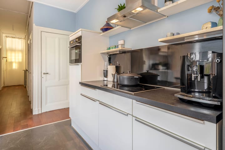 Foto 18 van Burgemeester Weertsstraat 136