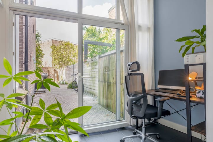 Foto 22 van Burgemeester Weertsstraat 136