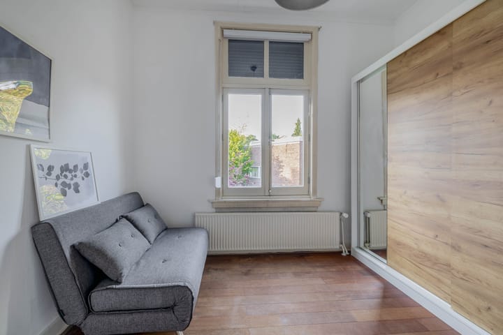 Foto 29 van Burgemeester Weertsstraat 136