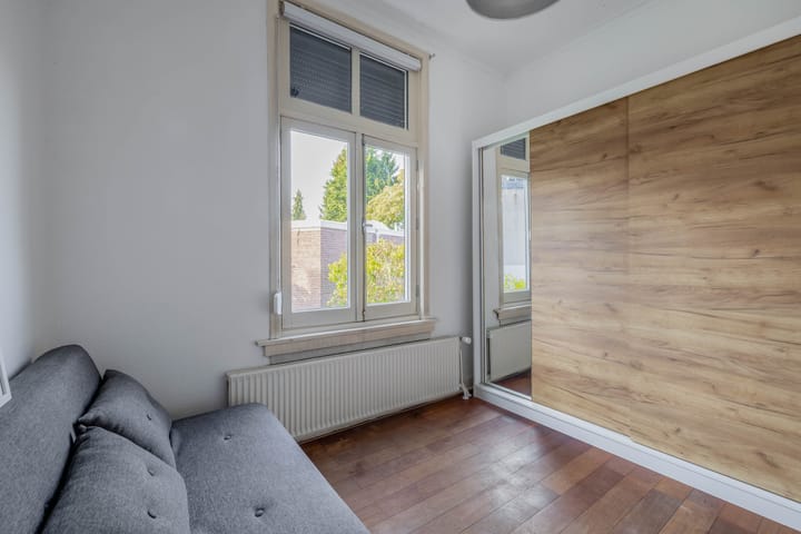 Foto 30 van Burgemeester Weertsstraat 136