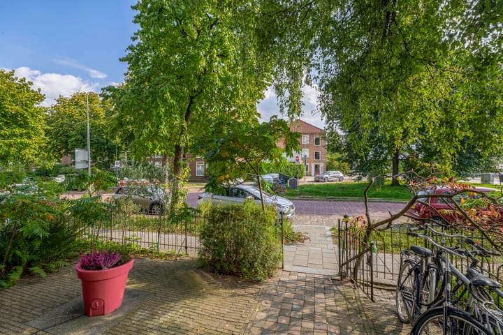 Foto 36 van Burgemeester Weertsstraat 136