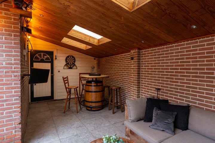 Photo 2 of Oosteind 70