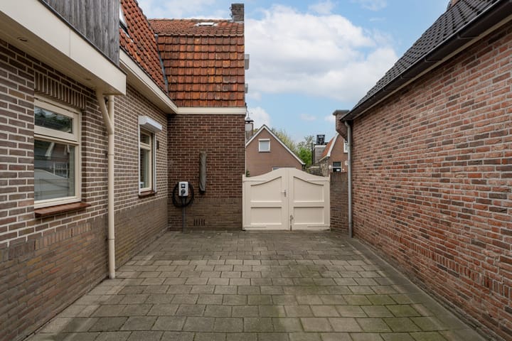 Photo 4 of Oosteind 70