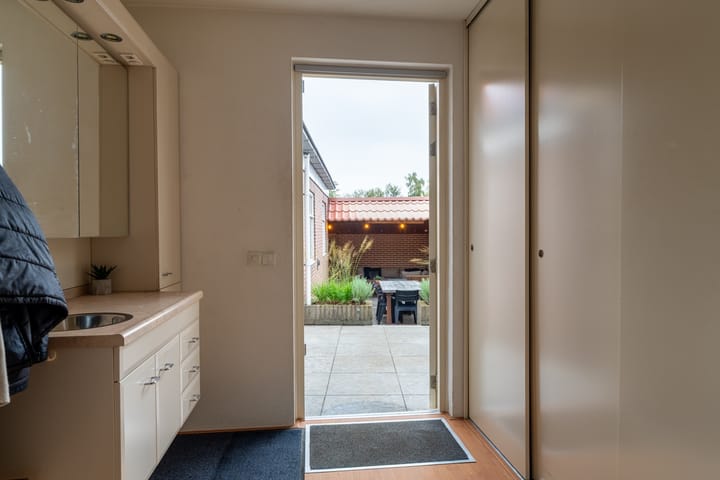 Photo 17 of Oosteind 70