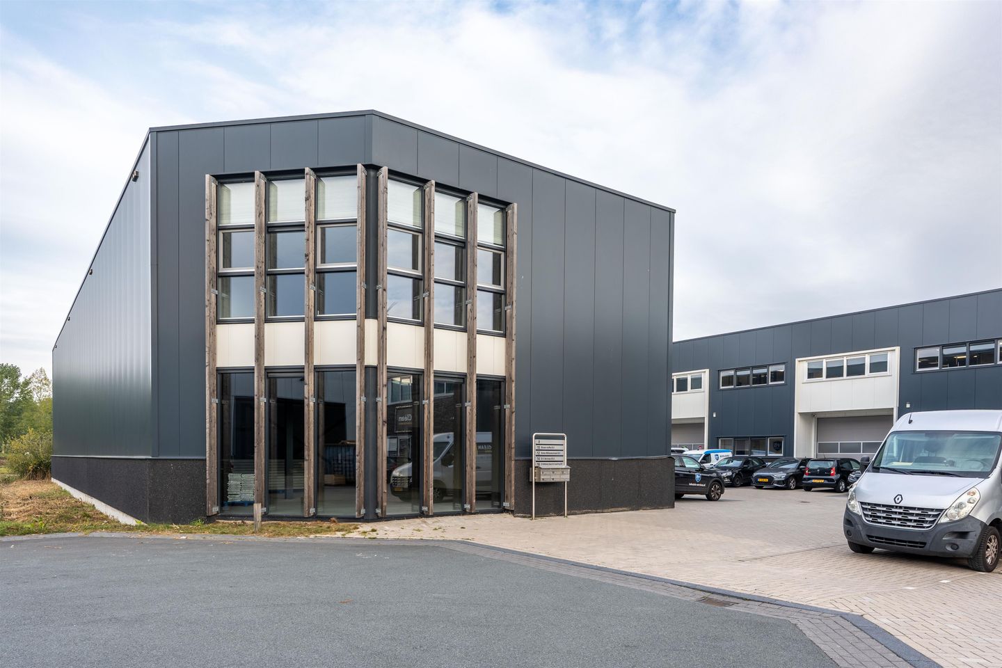 Bekijk foto 2 van 1e Regimentsdok 8