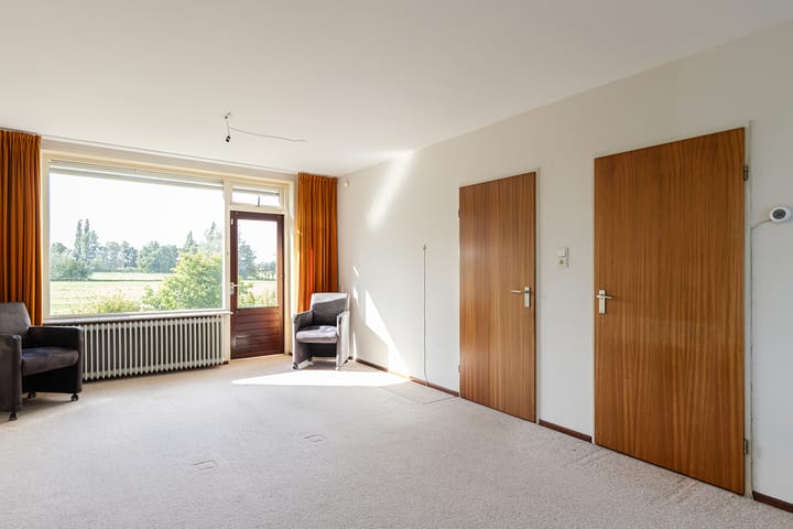 Photo 11 of Dorpsweg 68-I