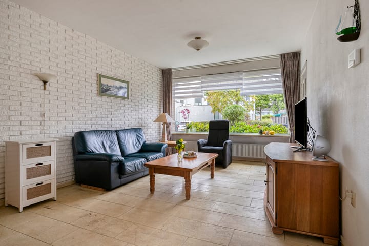 Photo 2 of Zuiderzeelaan 6