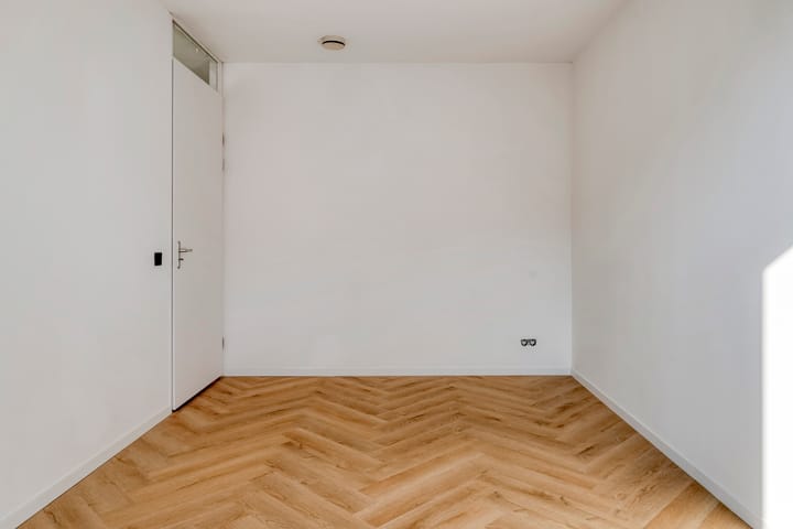 Foto 19 van Meerkoetstraat 89