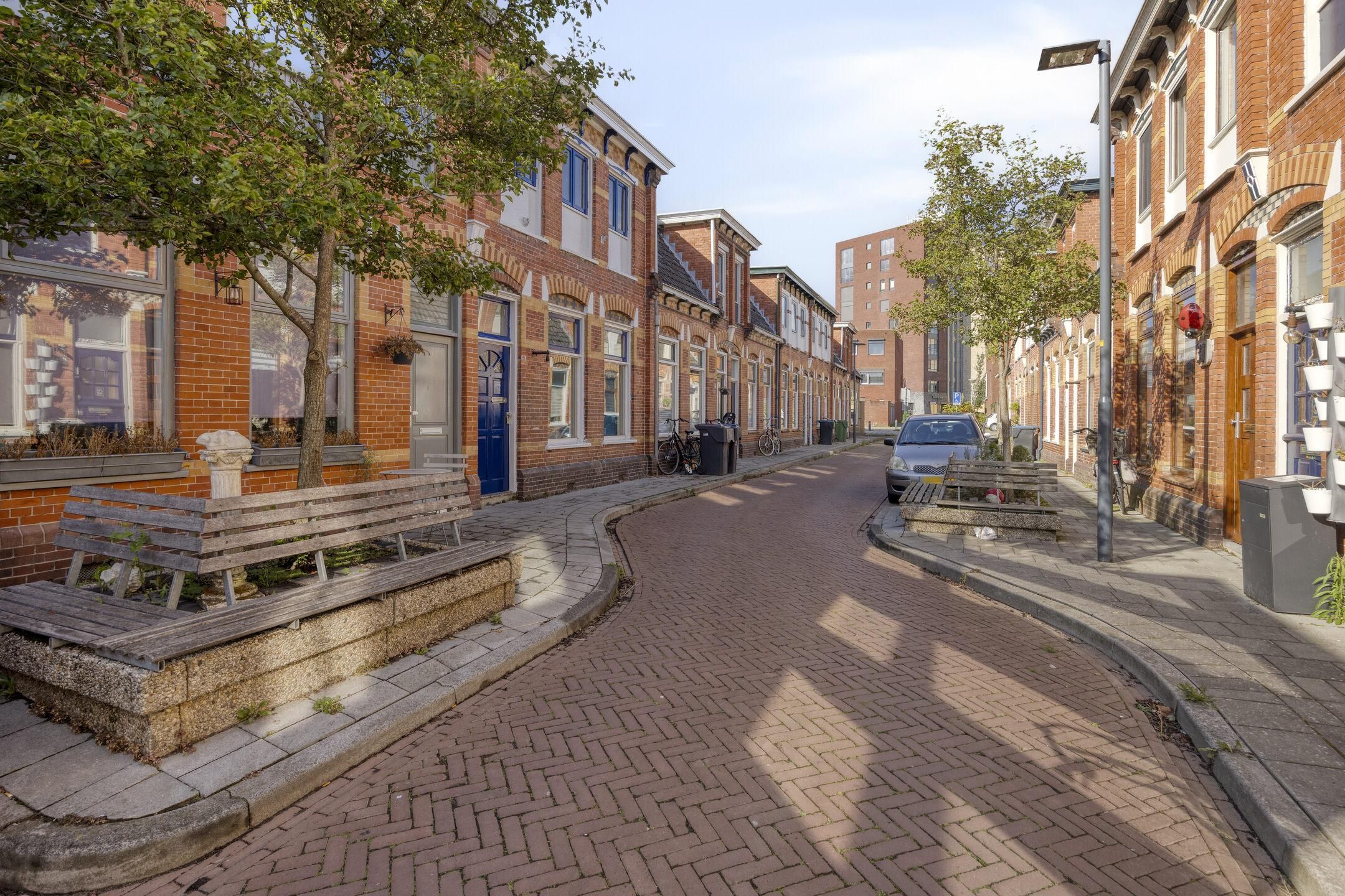 Photo 24 of Spaarbankstraat 32