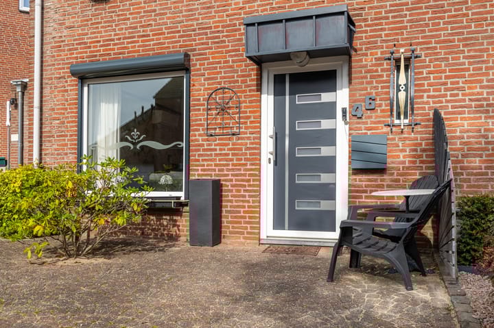 Photo 4 of Schweitzerstraat 46