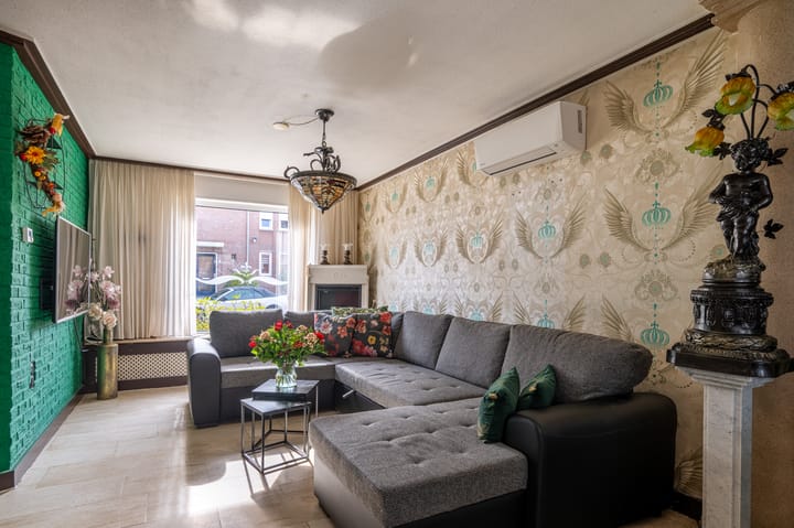 Photo 7 of Schweitzerstraat 46