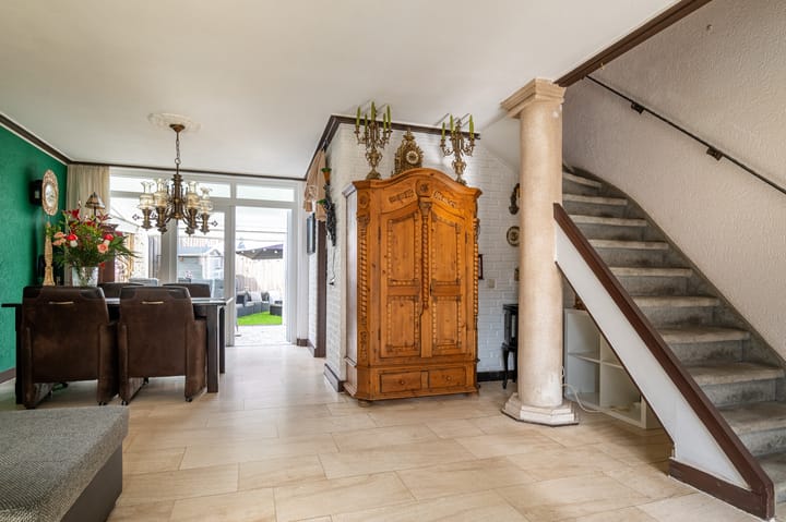 Photo 8 of Schweitzerstraat 46