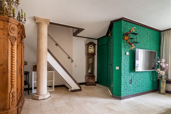 Photo 9 of Schweitzerstraat 46