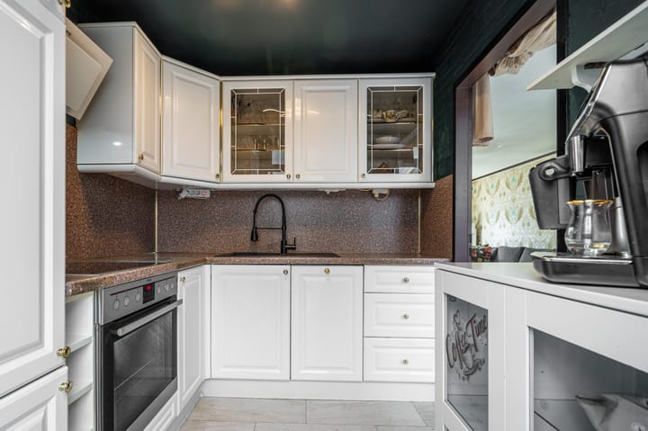 Photo 10 of Schweitzerstraat 46