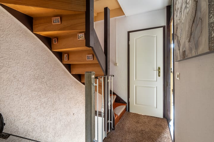 Photo 13 of Schweitzerstraat 46