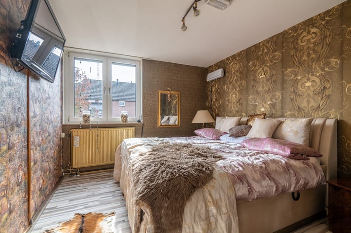 Photo 15 of Schweitzerstraat 46