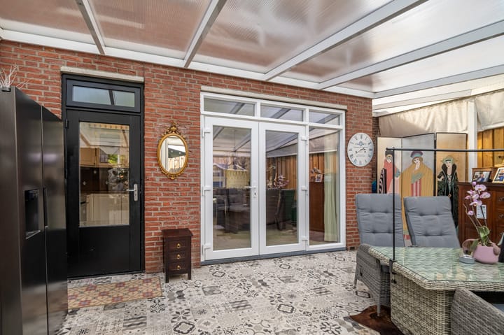 Photo 20 of Schweitzerstraat 46