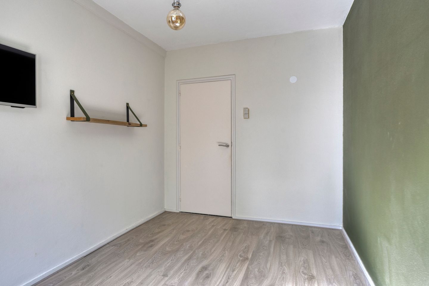 Photo 19 of Leliestraat 41