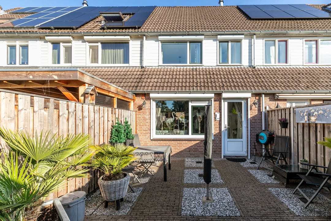 Photo 2 of Leliestraat 26