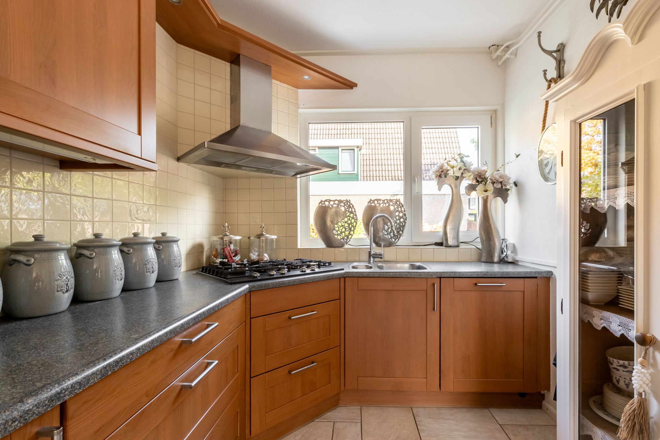 Photo 15 of Leliestraat 26