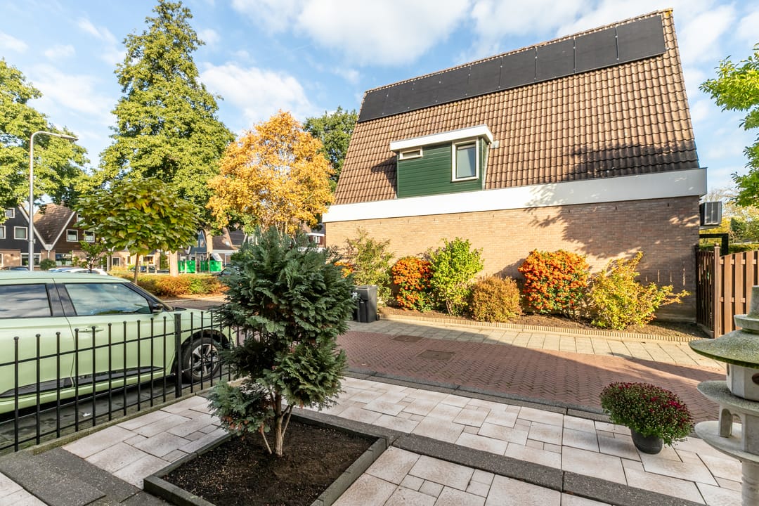 Photo 32 of Leliestraat 26