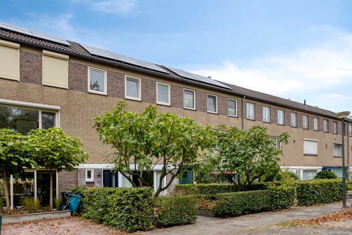 Photo 4 of Hortensiastraat 26