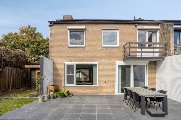 Photo 18 of De Sauveurstraat 27