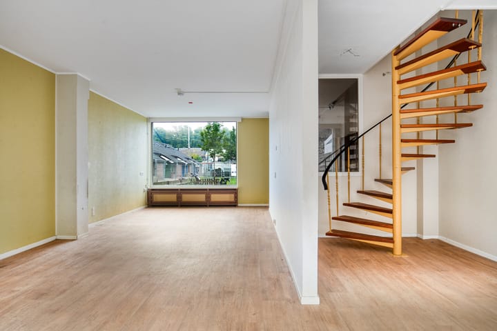 Photo 2 of De Morinel 402