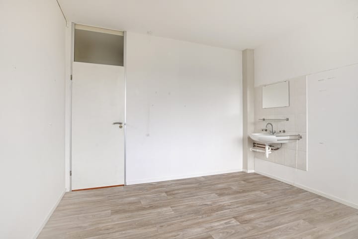 Photo 16 of De Morinel 402