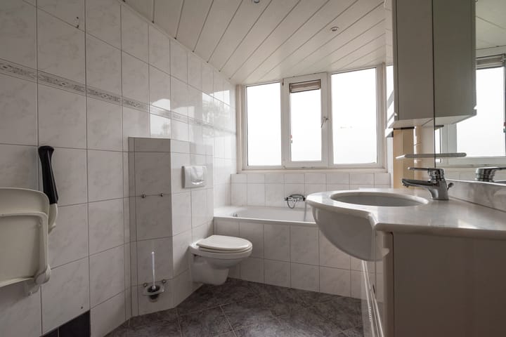 Photo 15 of Krijgsmansveld 349