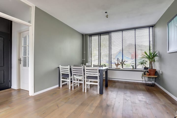 Photo 10 of Wilhelminastraat 30